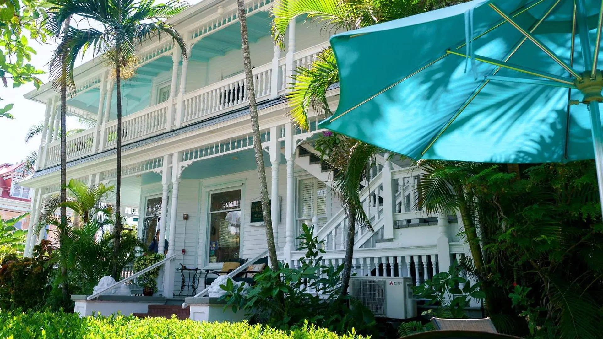 Southernmost Point & Garden Bar Bed & Breakfast 3*