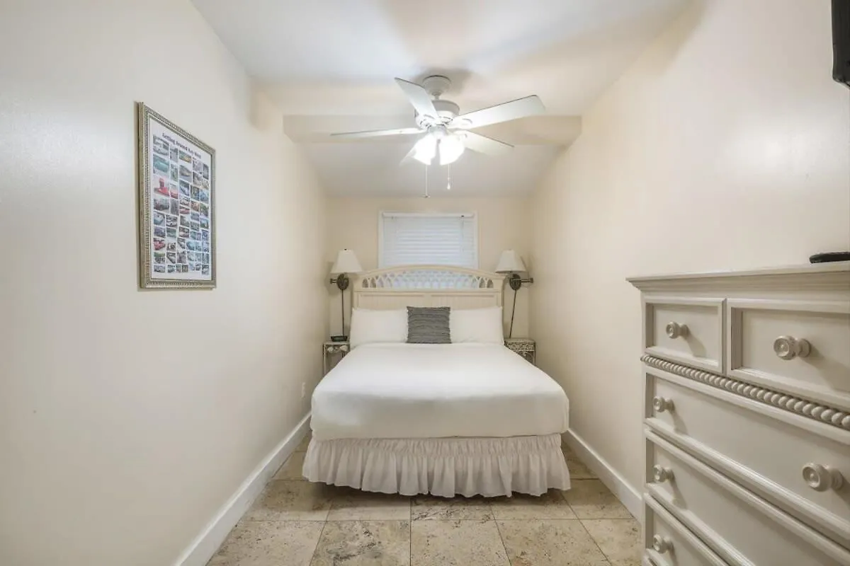 Sea Breeze -great Location! * Key West