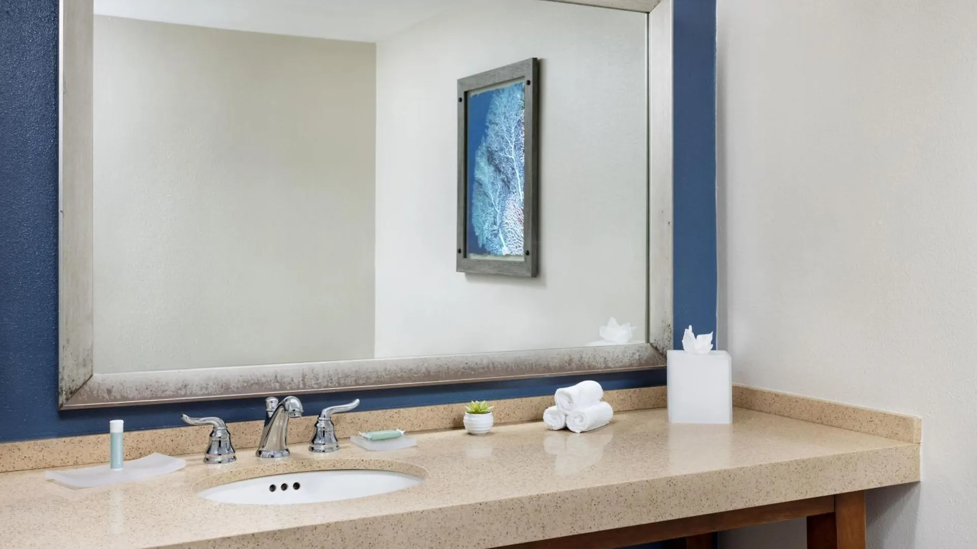 Hotel Fairfield & By Marriott At The Keys Collection 3*