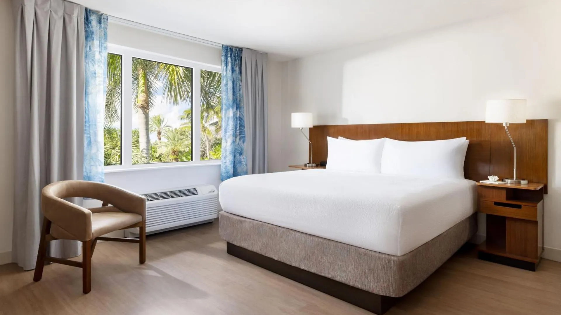 Fairfield & By Marriott At The Keys Collection Hotel