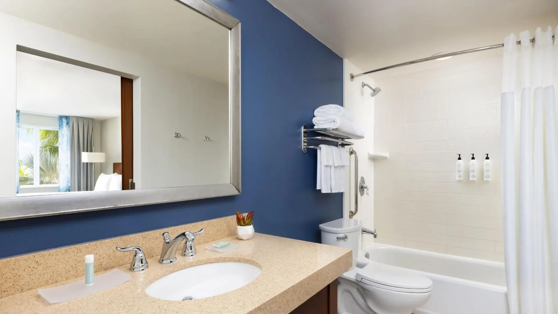 Fairfield & By Marriott At The Keys Collection