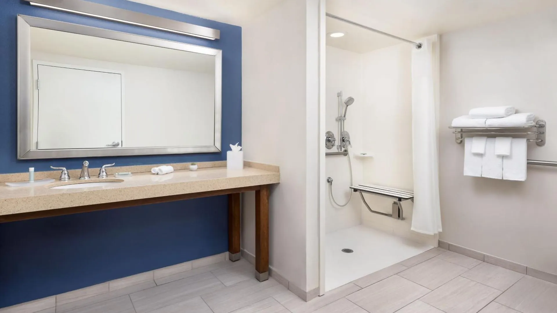 Hotel Fairfield & By Marriott At The Keys Collection 3*