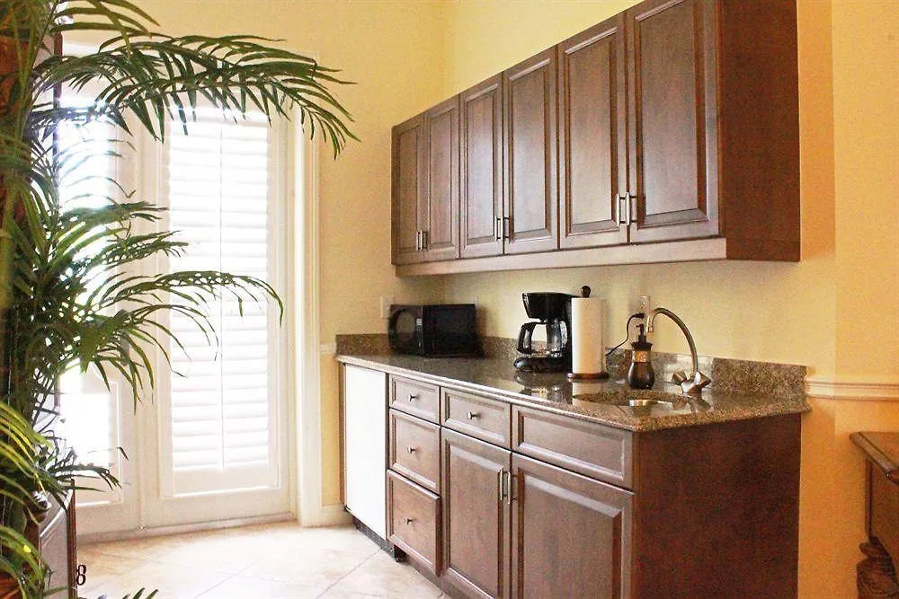 Harbour Oceanfront Apartment