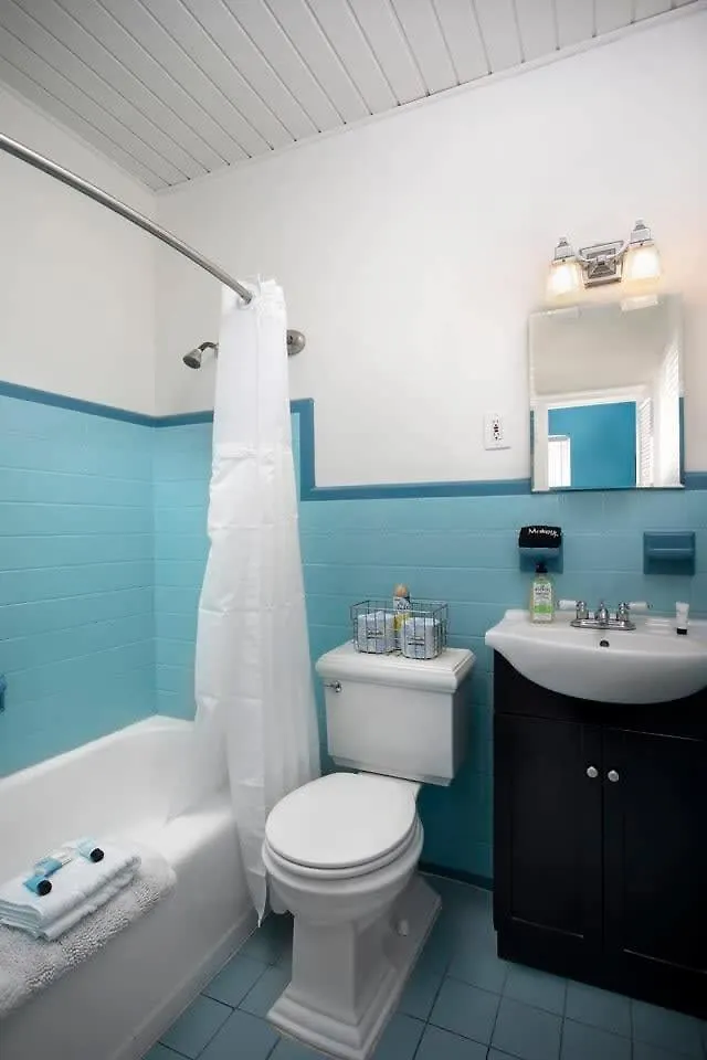 6 Bedroom 6 Bath On Duval Street 基韋斯特
