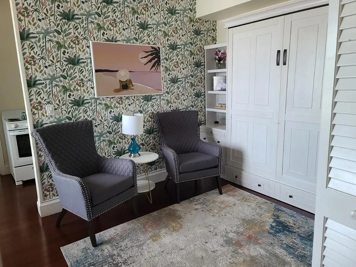 度假居 6 Bedroom 6 Bath On Duval Street *