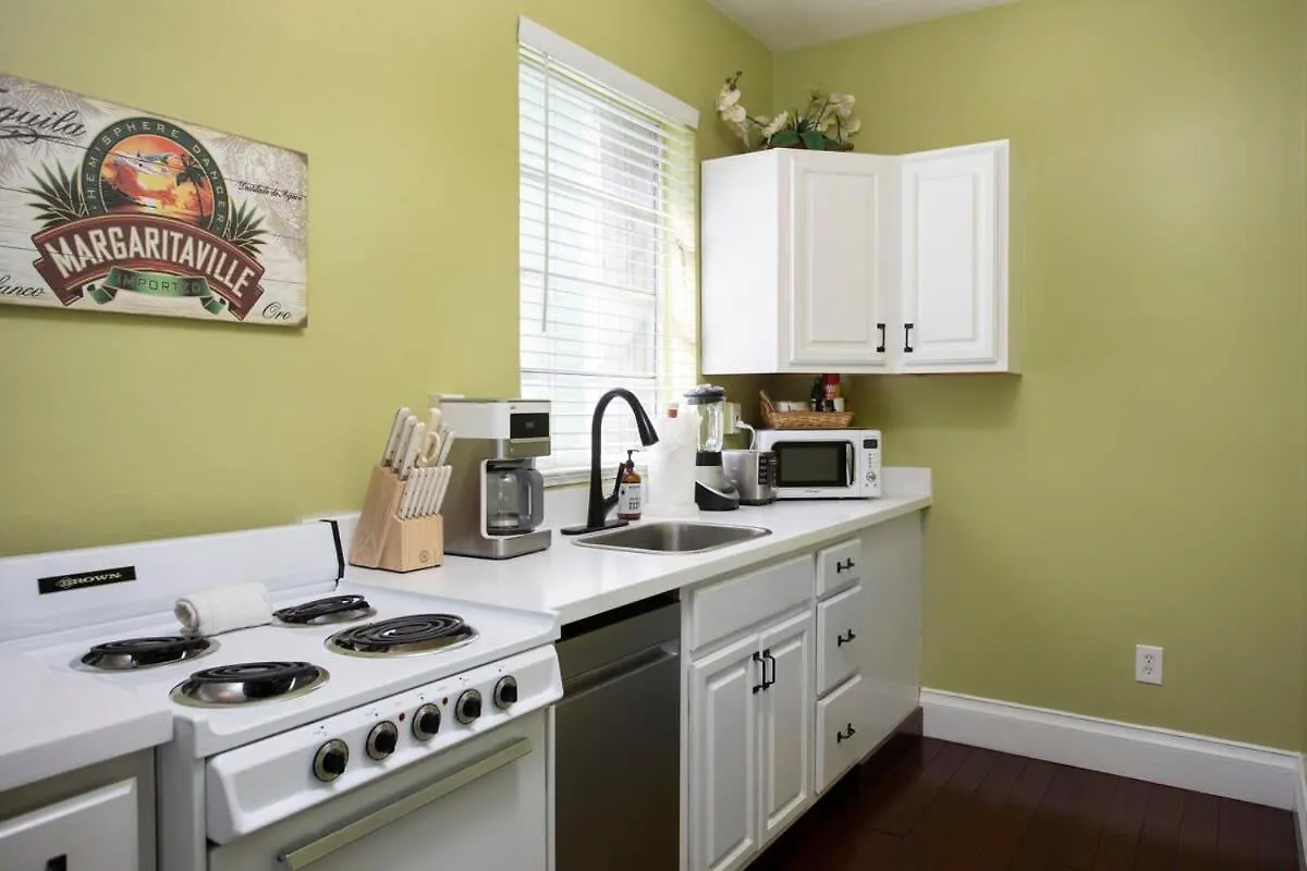 度假居 6 Bedroom 6 Bath On Duval Street 基韋斯特