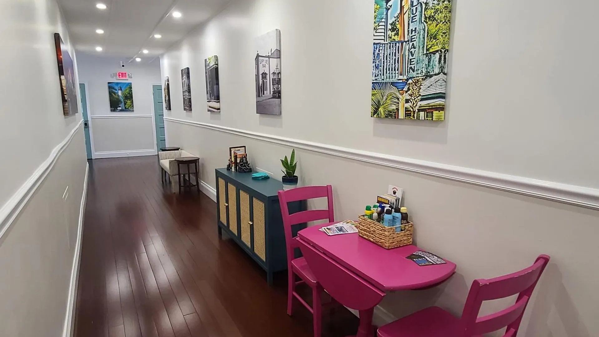 Apartment Duval Street W Kitchen And Shared Heated Pool Key West