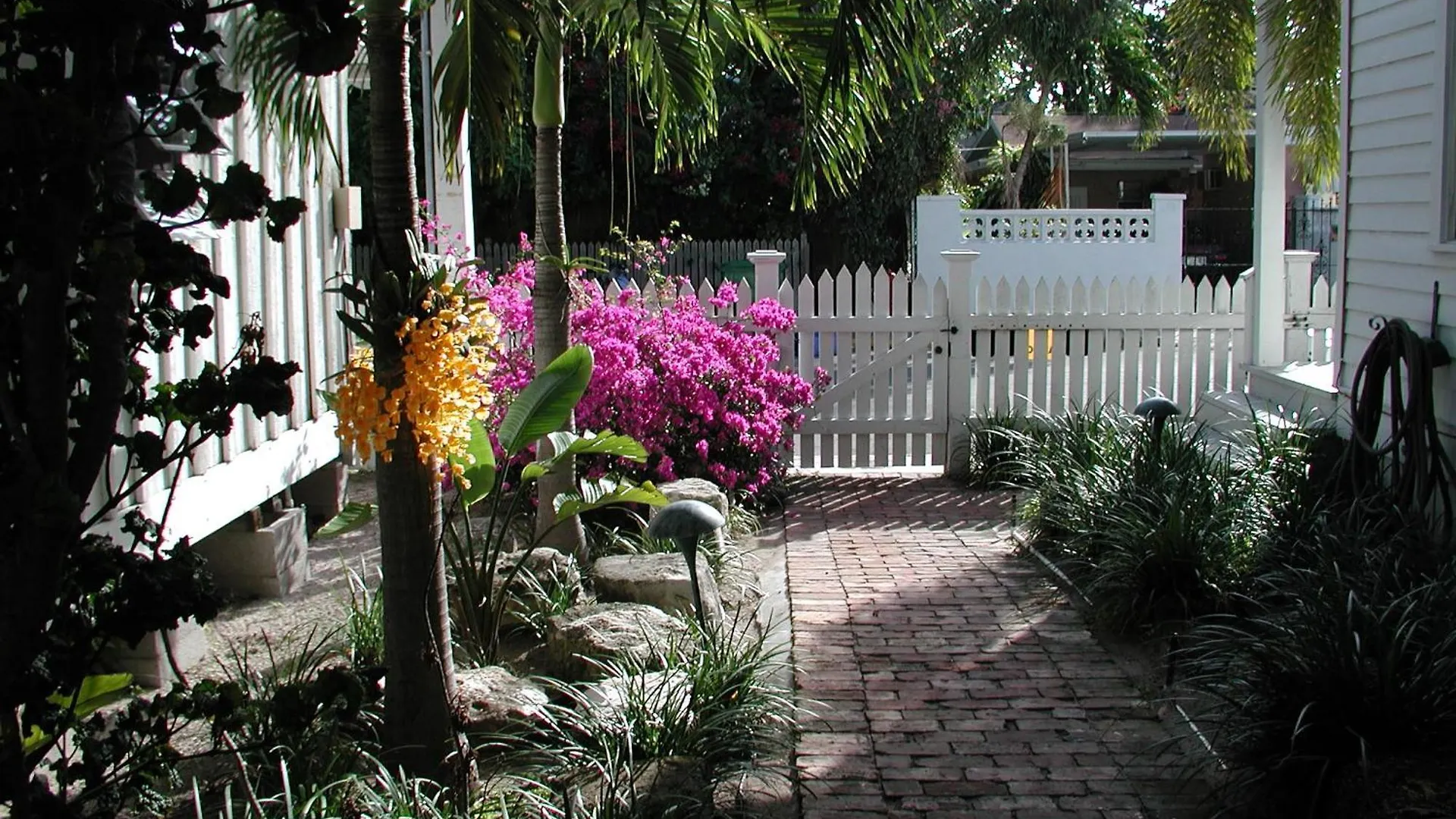 Bahama Gardens - Conch House Holiday home *