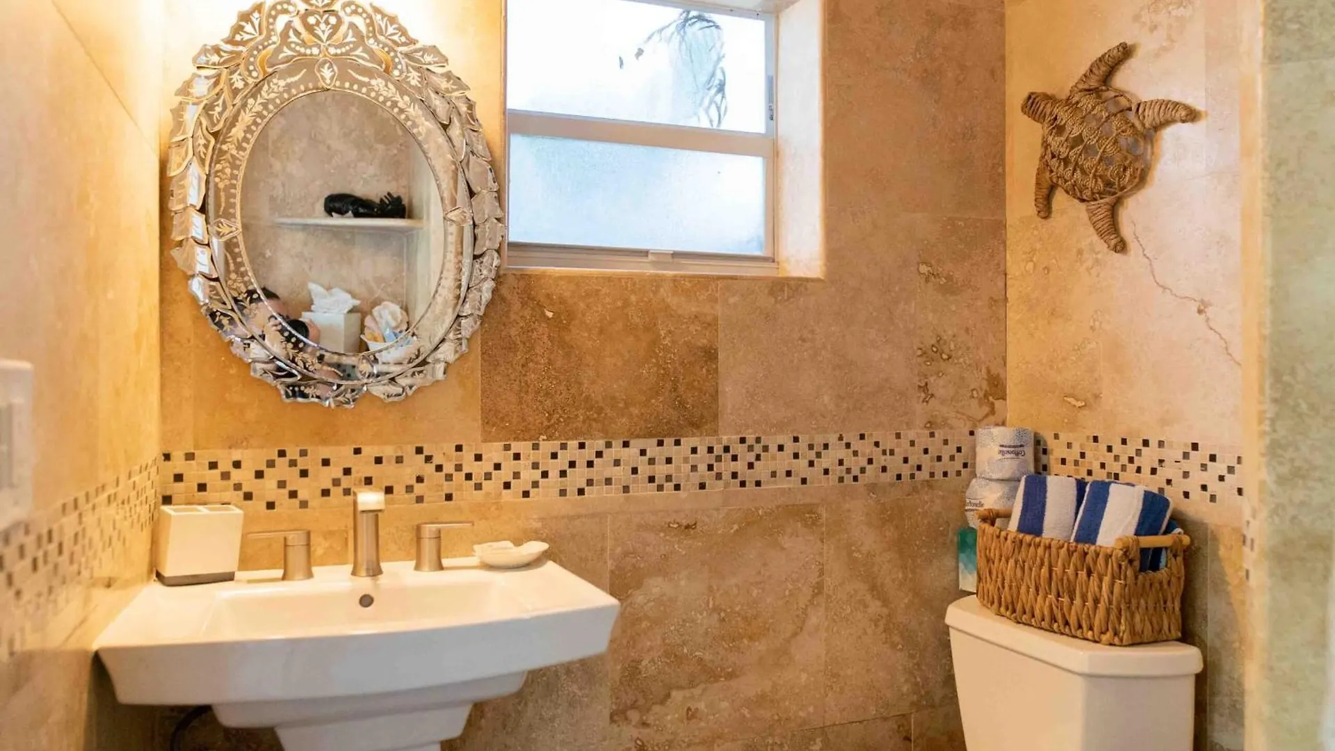 Southernmost Point & Garden Bar Bed & Breakfast 3*