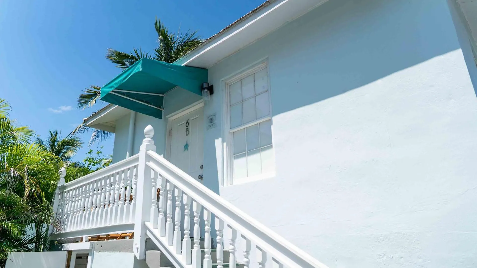 Bed & Breakfast Southernmost Point & Garden Bar