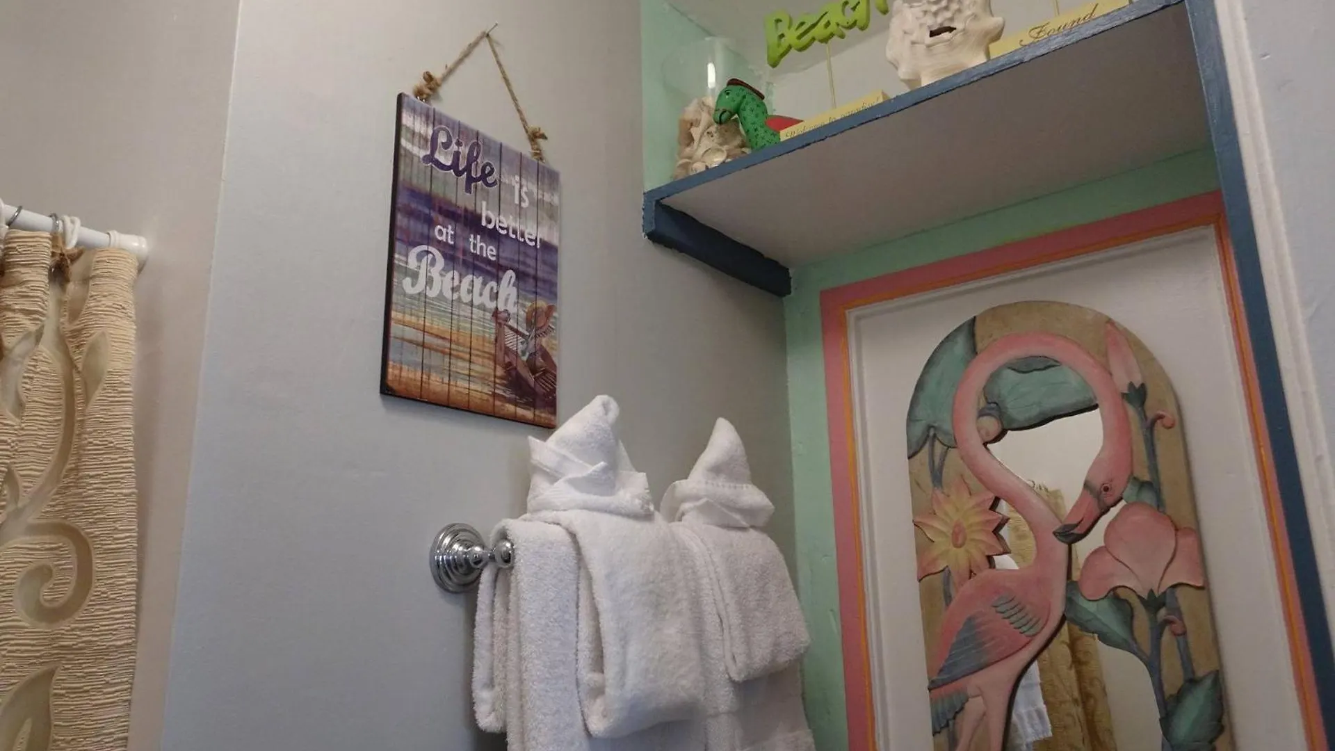 Dreams By The Bed and Breakfast 3*