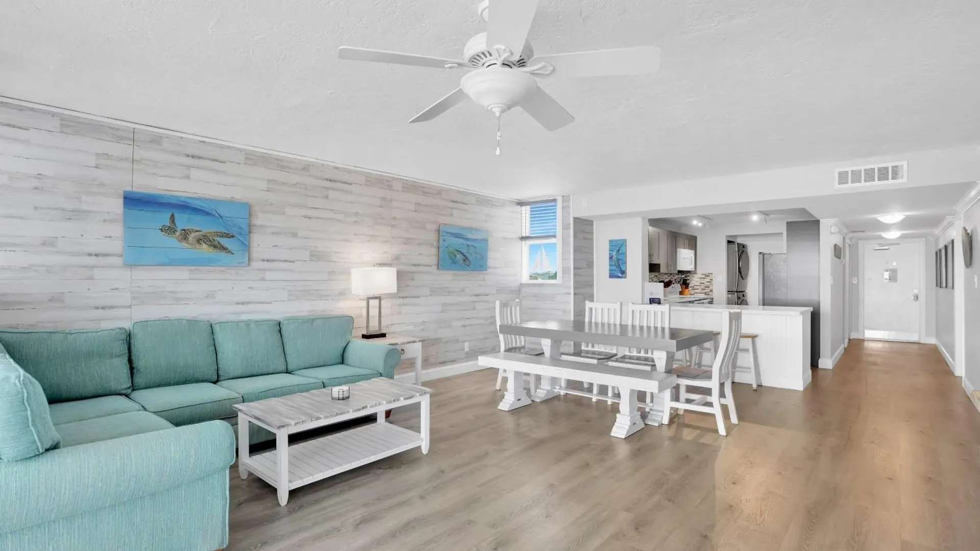 Florida - Spacious Updated Waterfront 2x2 Pool Dock Key West