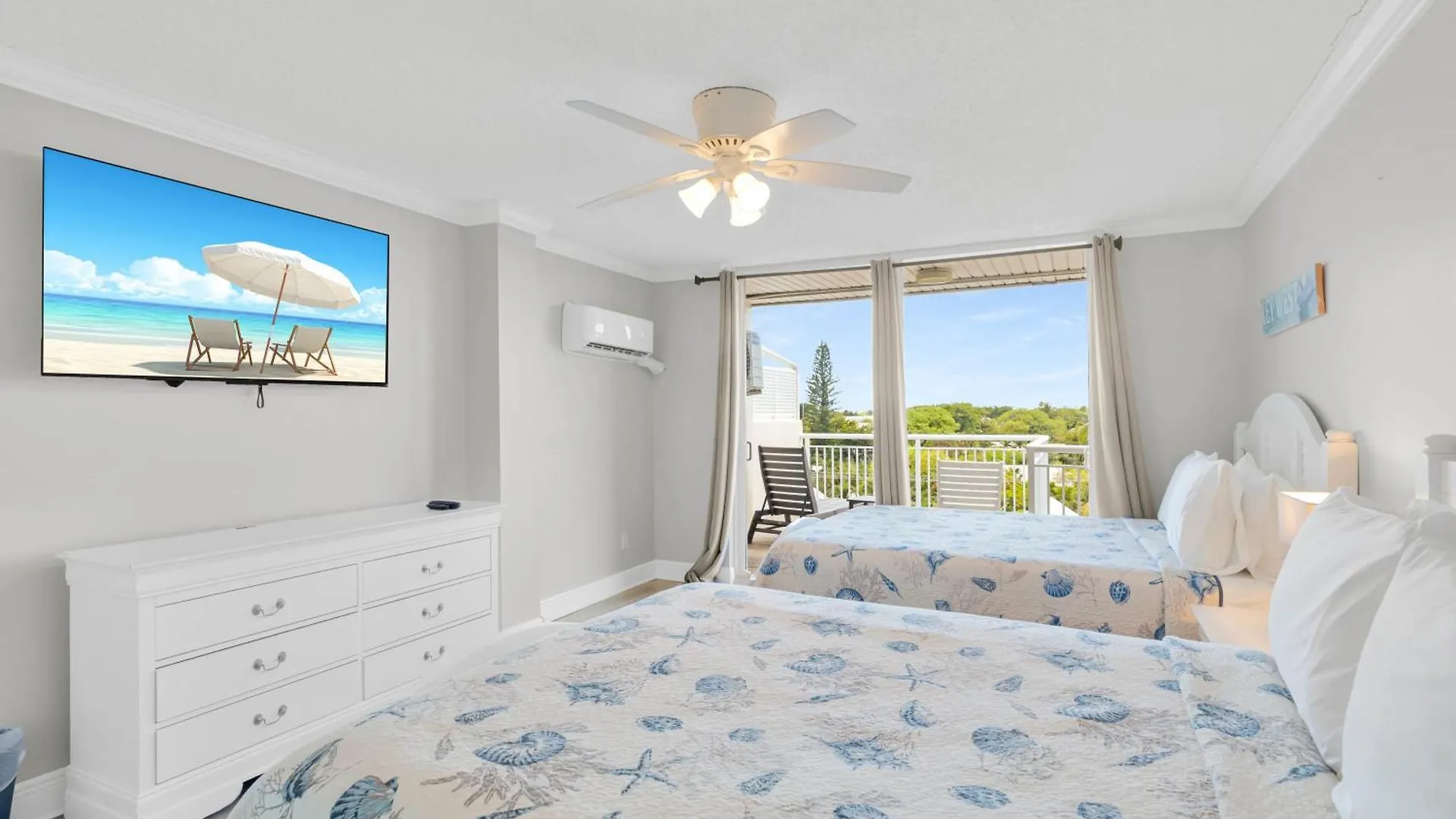 펜션 St John - Downtown Waterfront Penthouse Pool Parking Dock 키웨스트