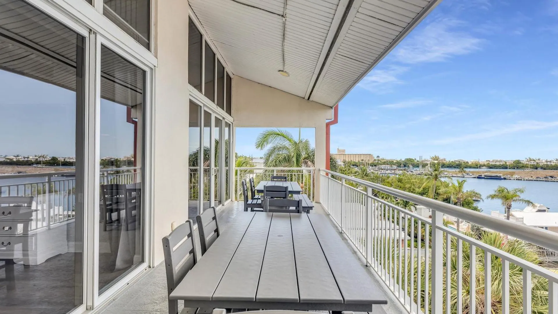 St Croix - Downtown 4x4 Waterfront Penthouse Pool Dock Pet Σπίτι διακοπών *