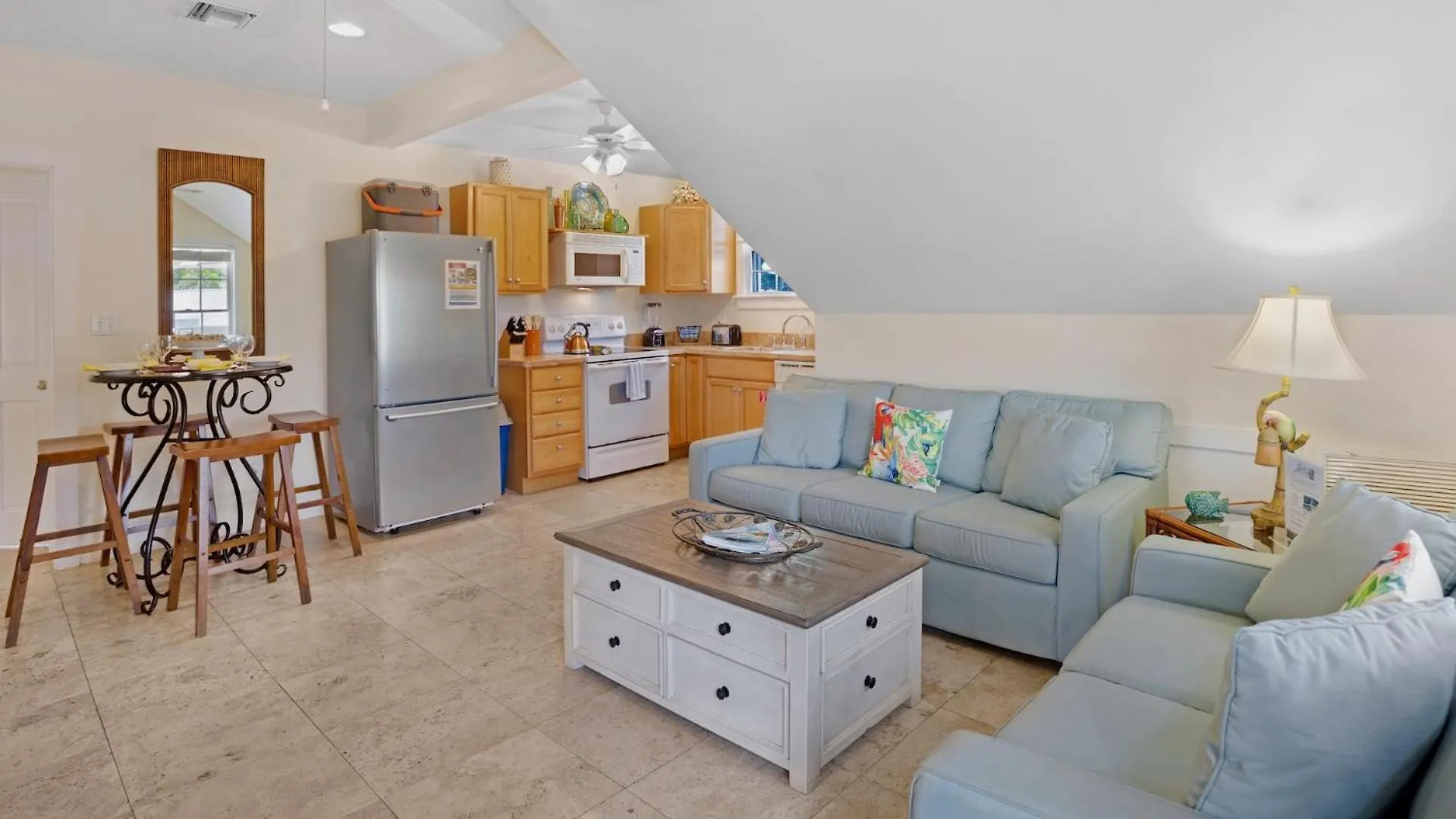 Suzys Parrot Perch By Last Key Realty * キーウェスト