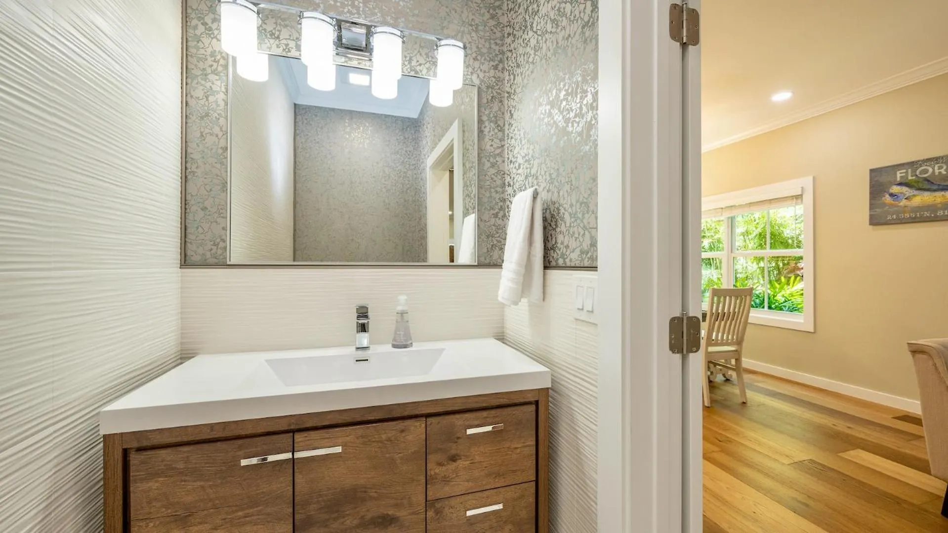 Vakantiehuis Modern In The Meadows By Last Key Realty *