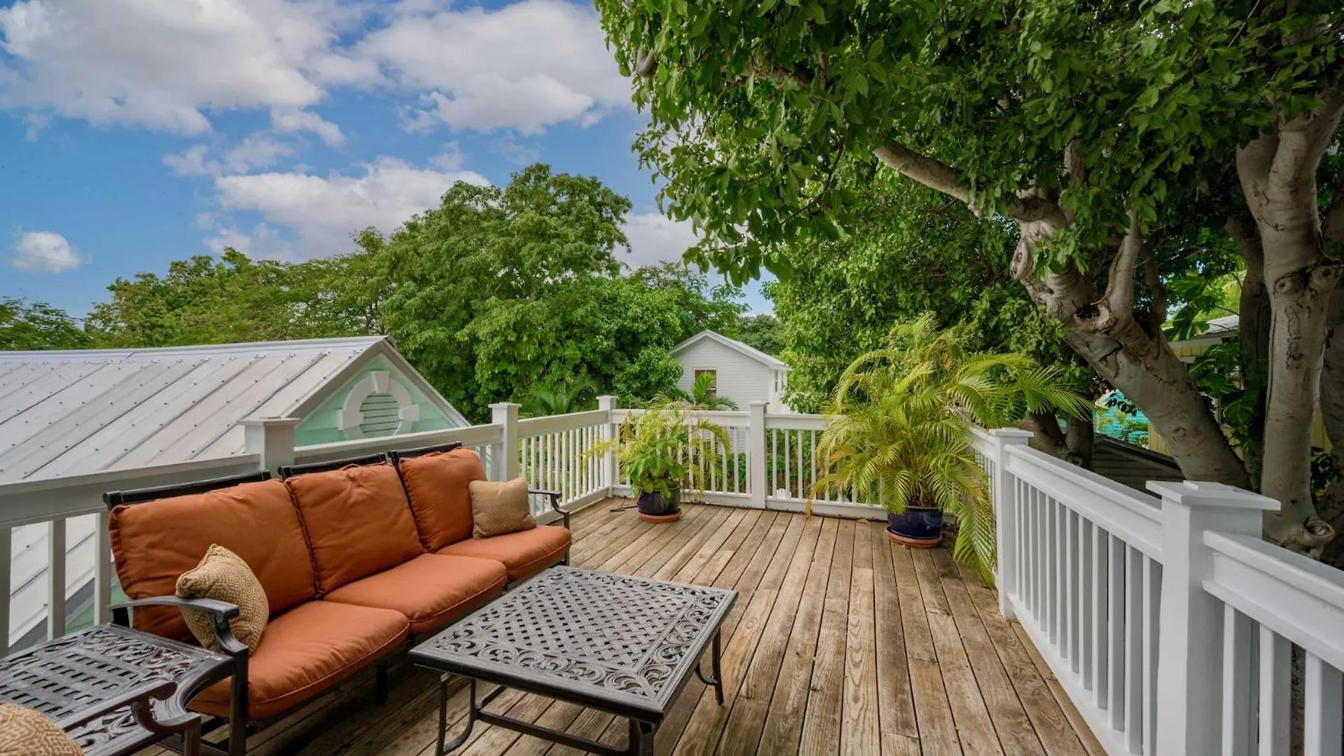 La Grande Reunion By Last Key Realty Key West