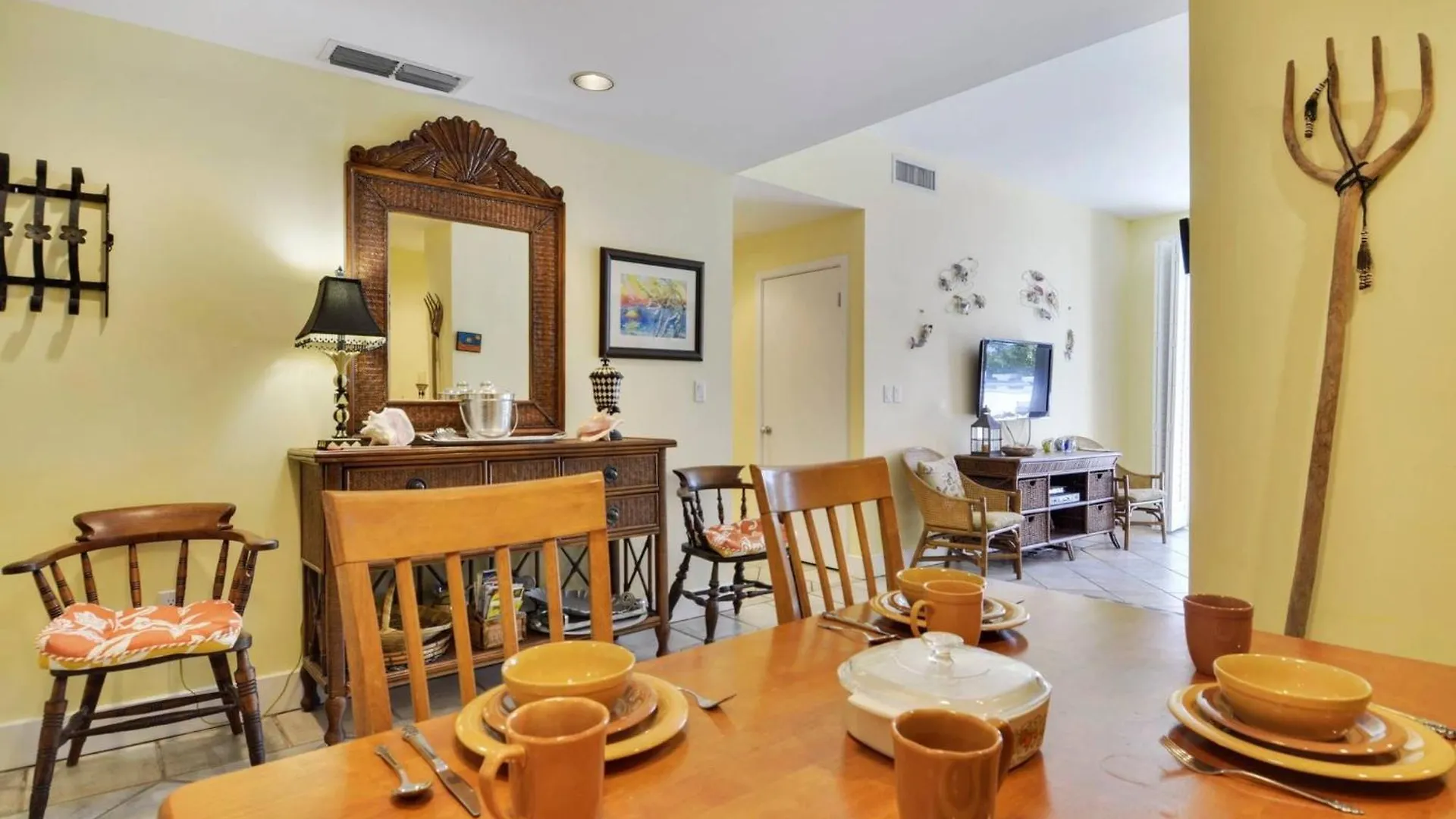 Ferienhaus Sundown Refuge By Avantstay Great Location W Patio Outdoor Dining Bbq Shared Pool Week Long *