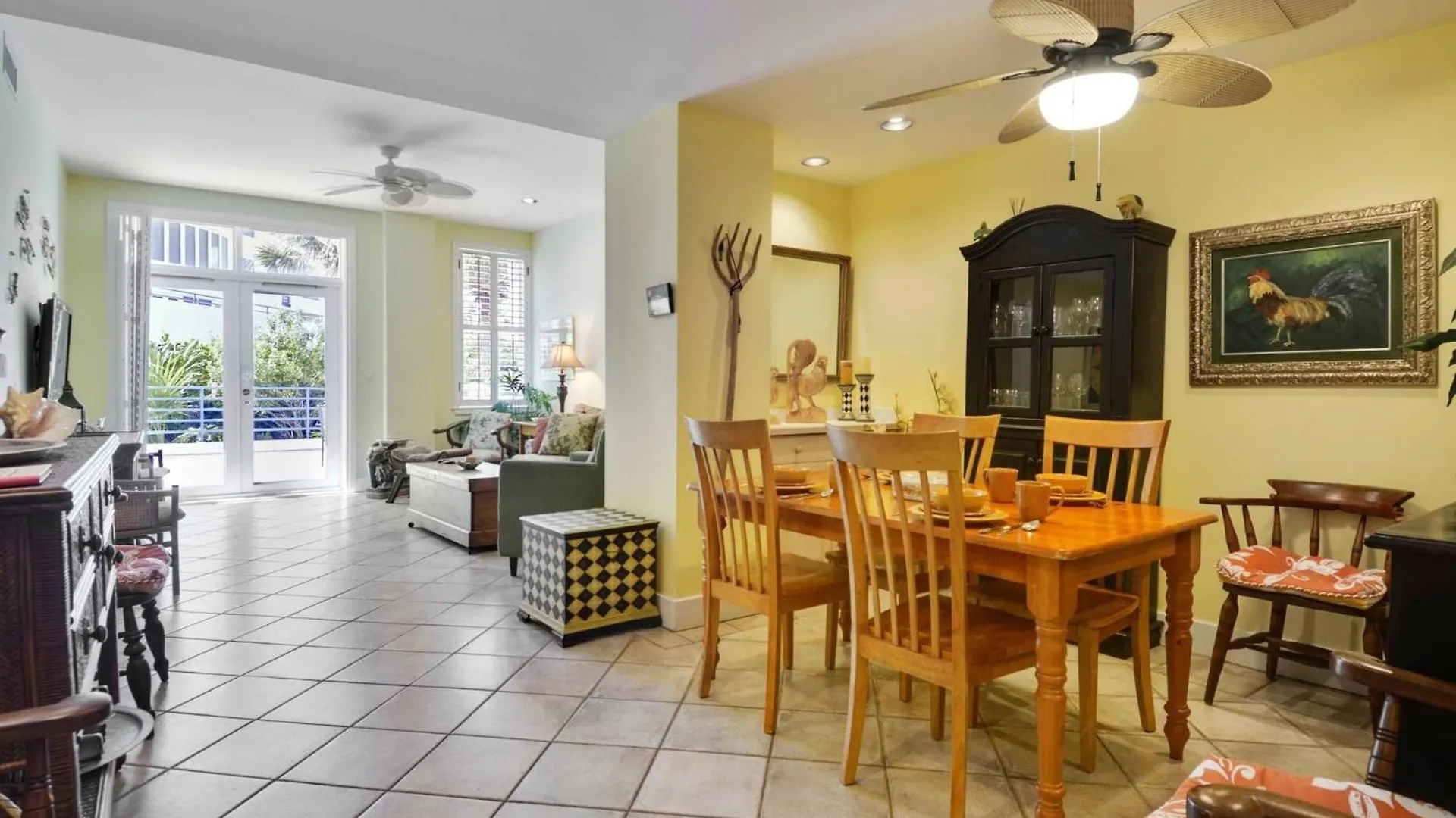 Ferienhaus Sundown Refuge By Avantstay Great Location W Patio Outdoor Dining Bbq Shared Pool Week Long