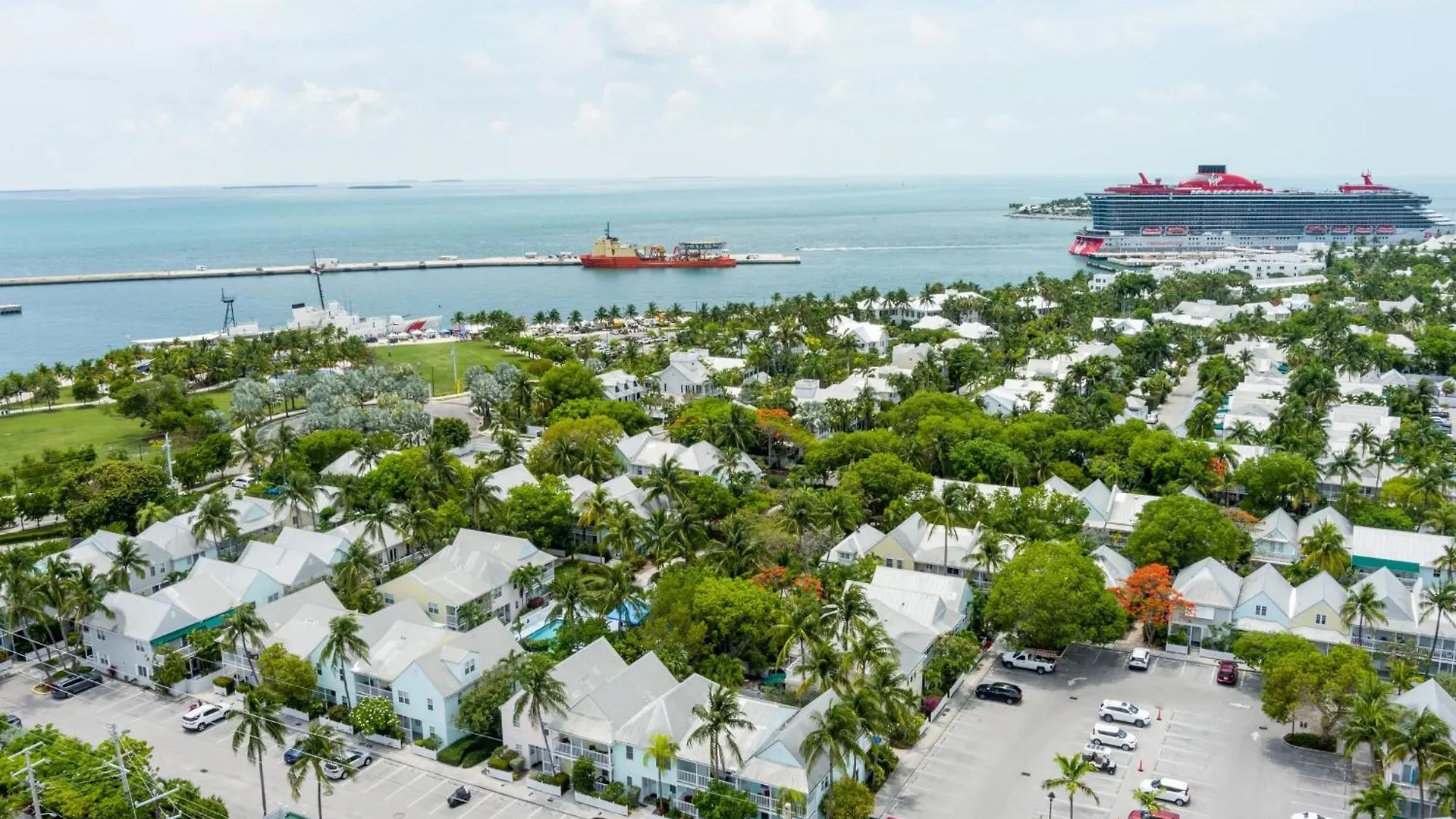 Conch Adventure By Avantstay Great Location W Patio Outdoor Dining And Shared Pool Week Long * キーウェスト