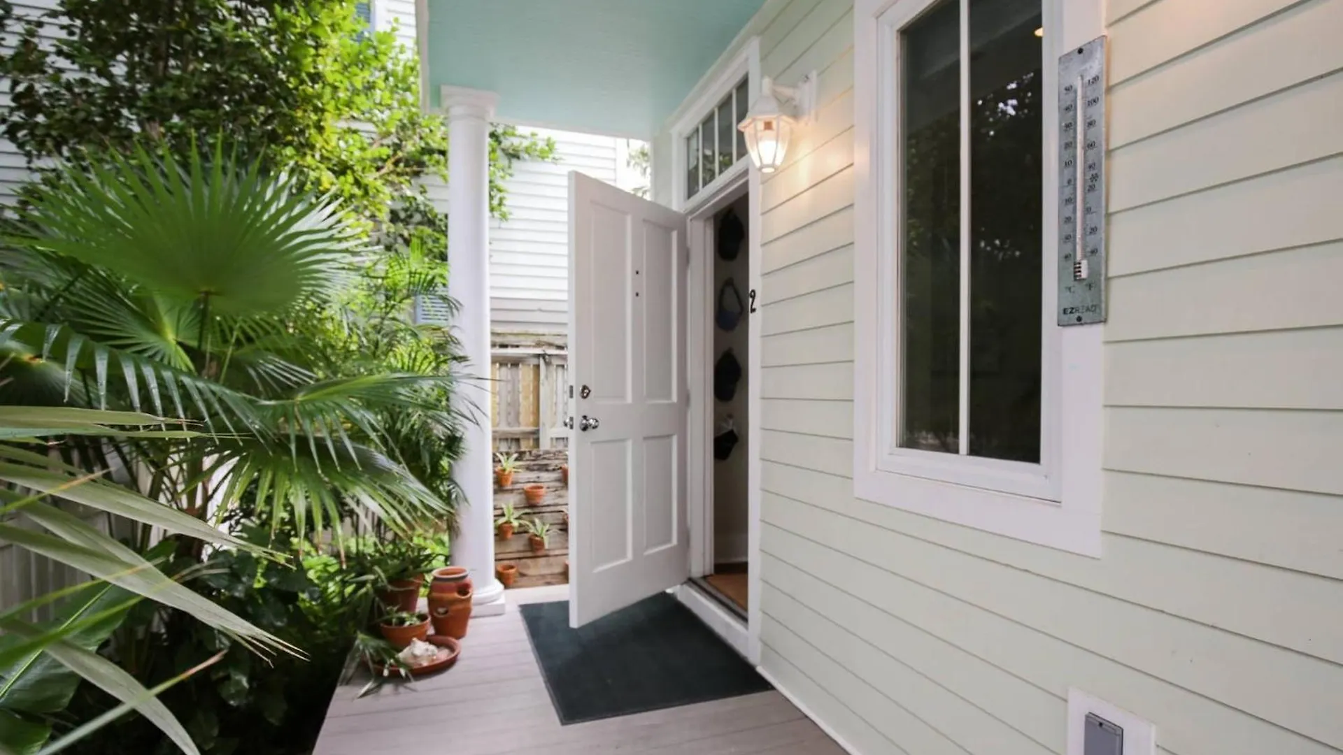 Ecco Domani By Avantstay Gorgeous W Pool Balcony In Great Location Month Long Only * Key West