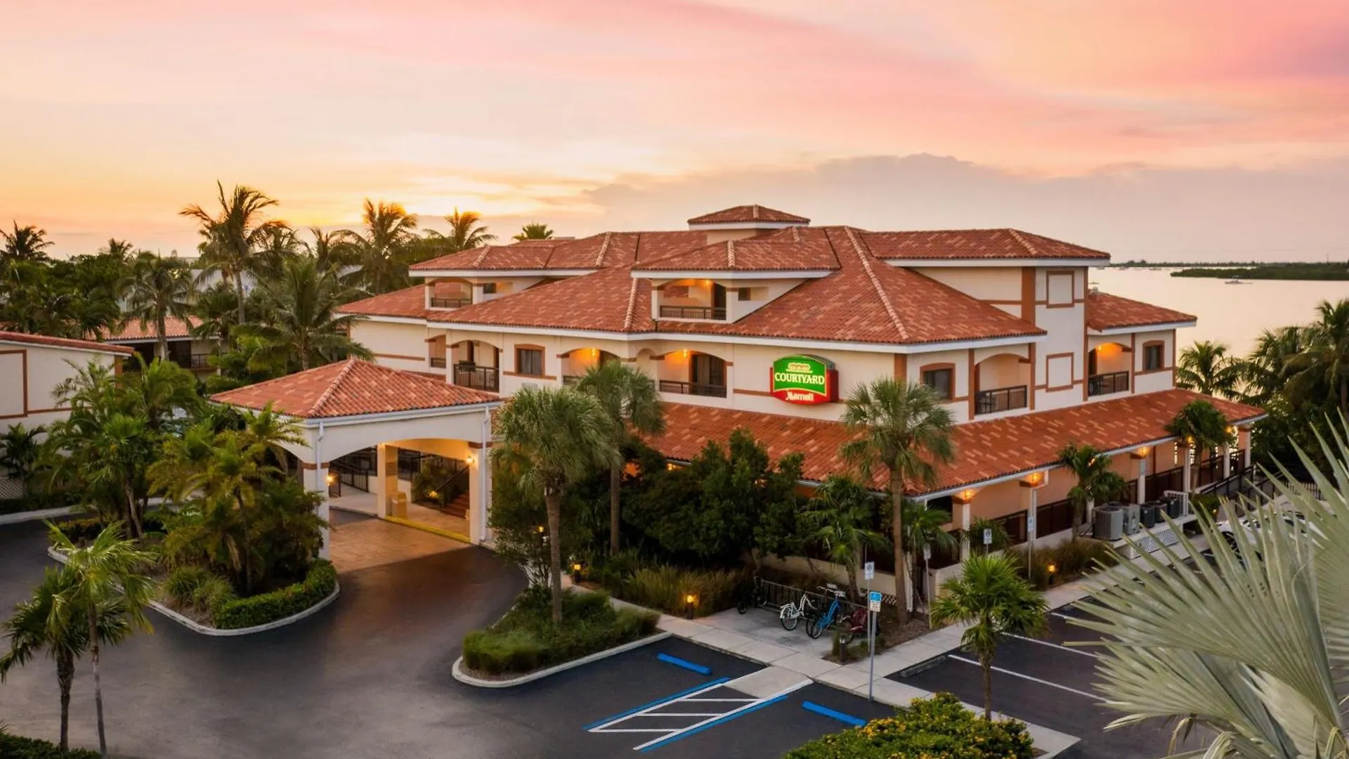 Hotel Courtyard By Marriott Waterfront Key West