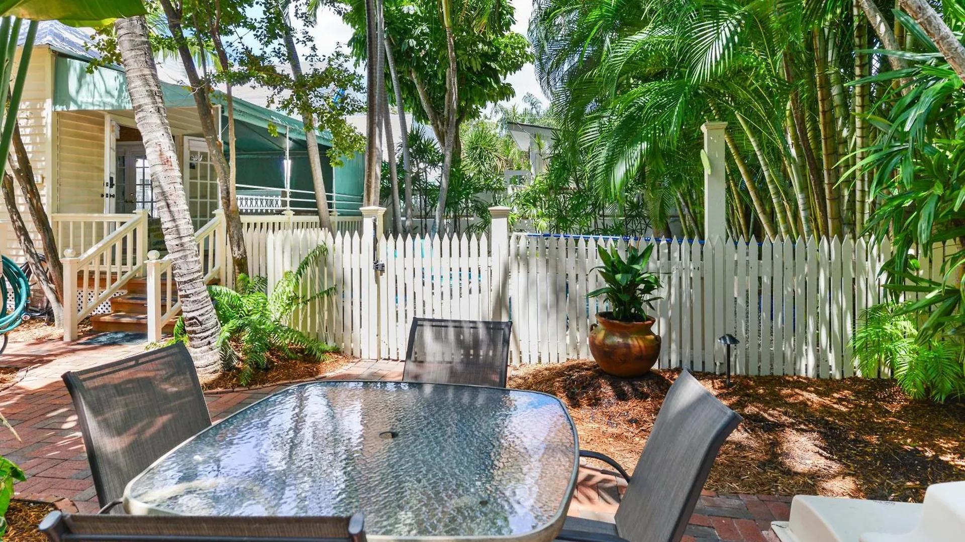 Apartmán Poolside Hide-away Palm Gardens Key West