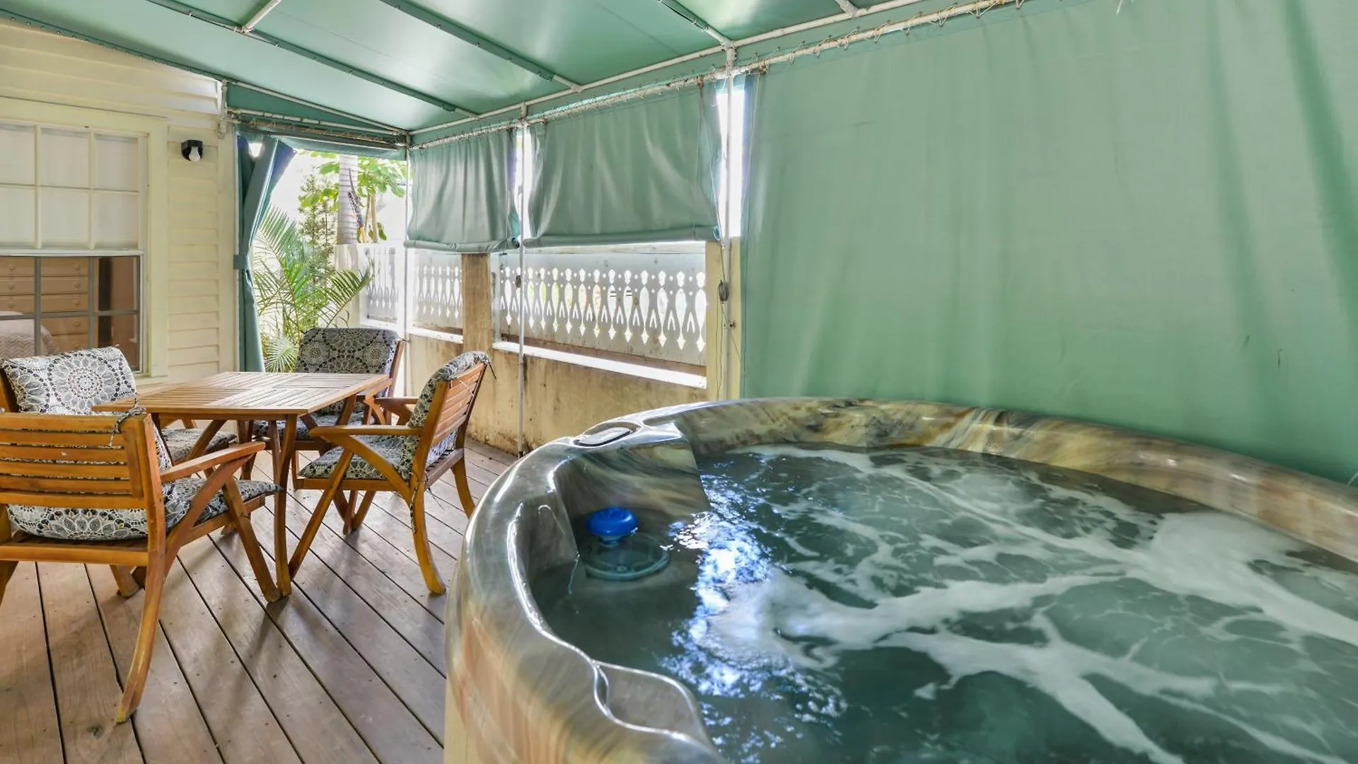 Apartmán Poolside Hide-away Palm Gardens *