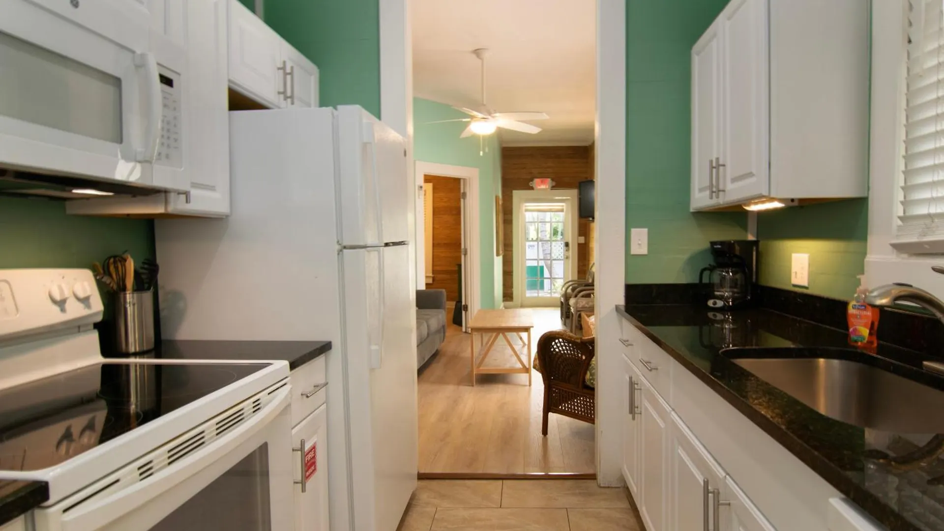 Tropical Hideaway Tropical Village Apartament Key West