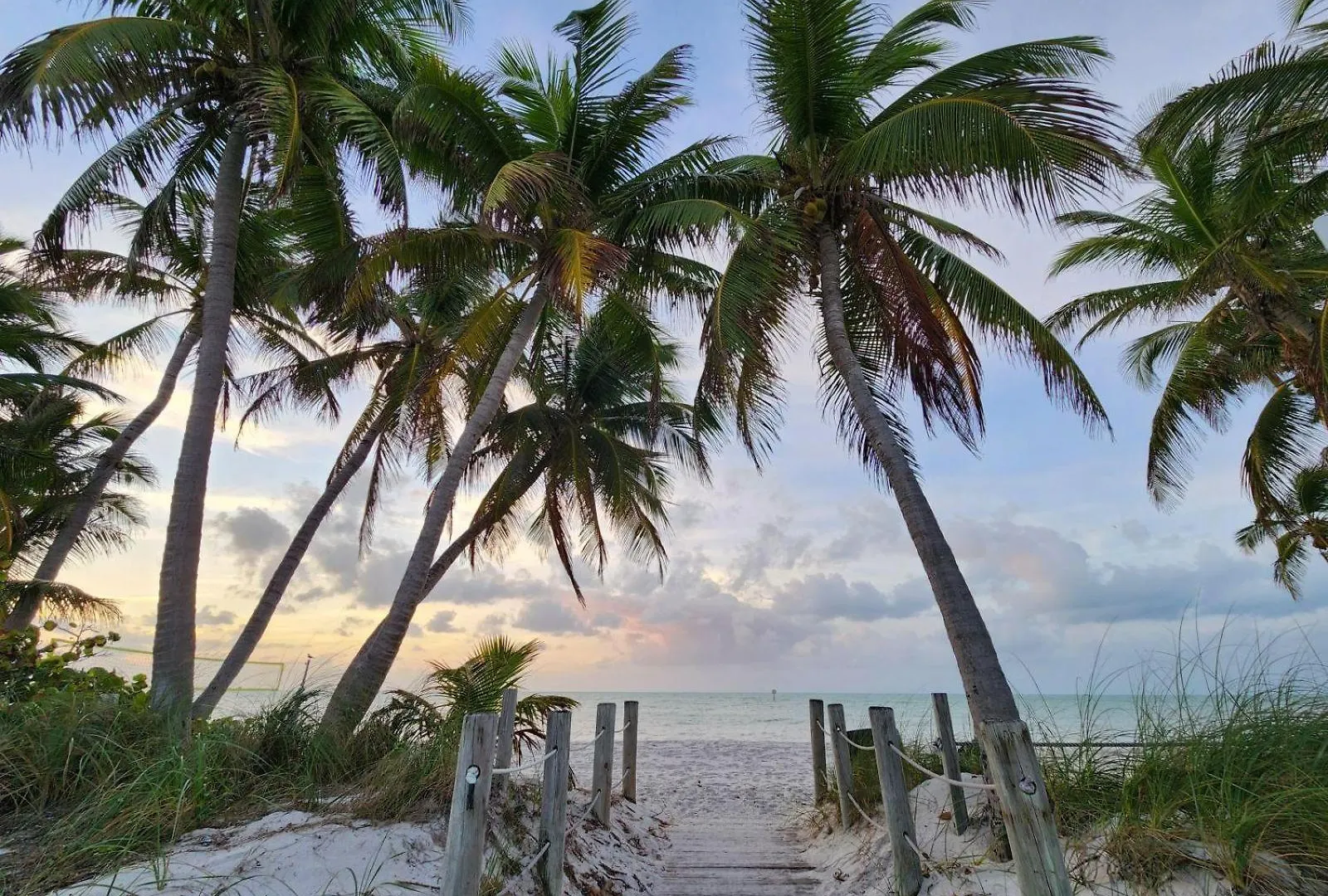 Hemingways Atlantic Retreat Апартаменты