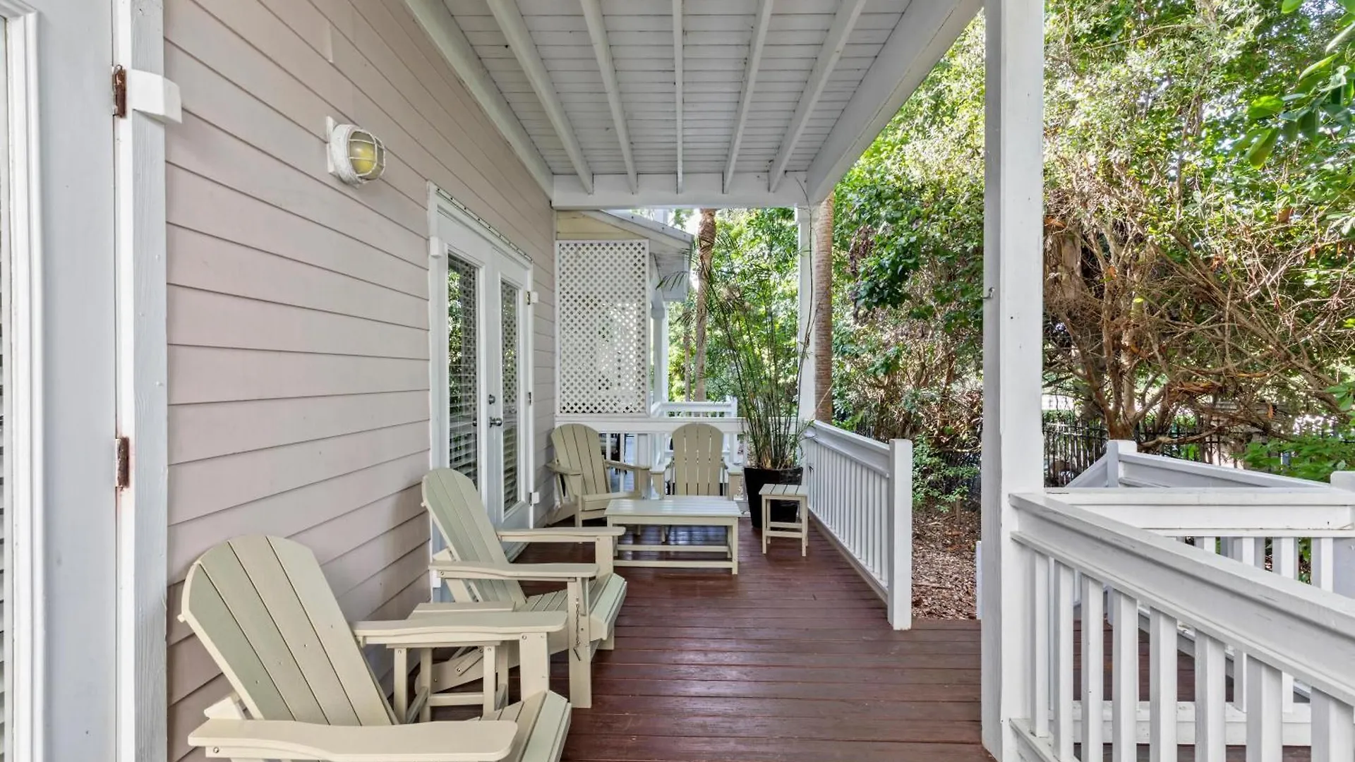 Mermaids Retreat At Coral Hammock