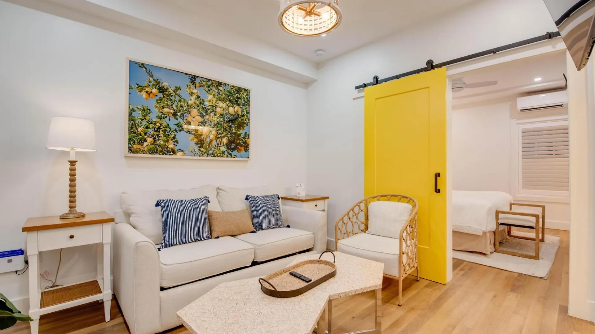 Apartment Custom House Inn All *