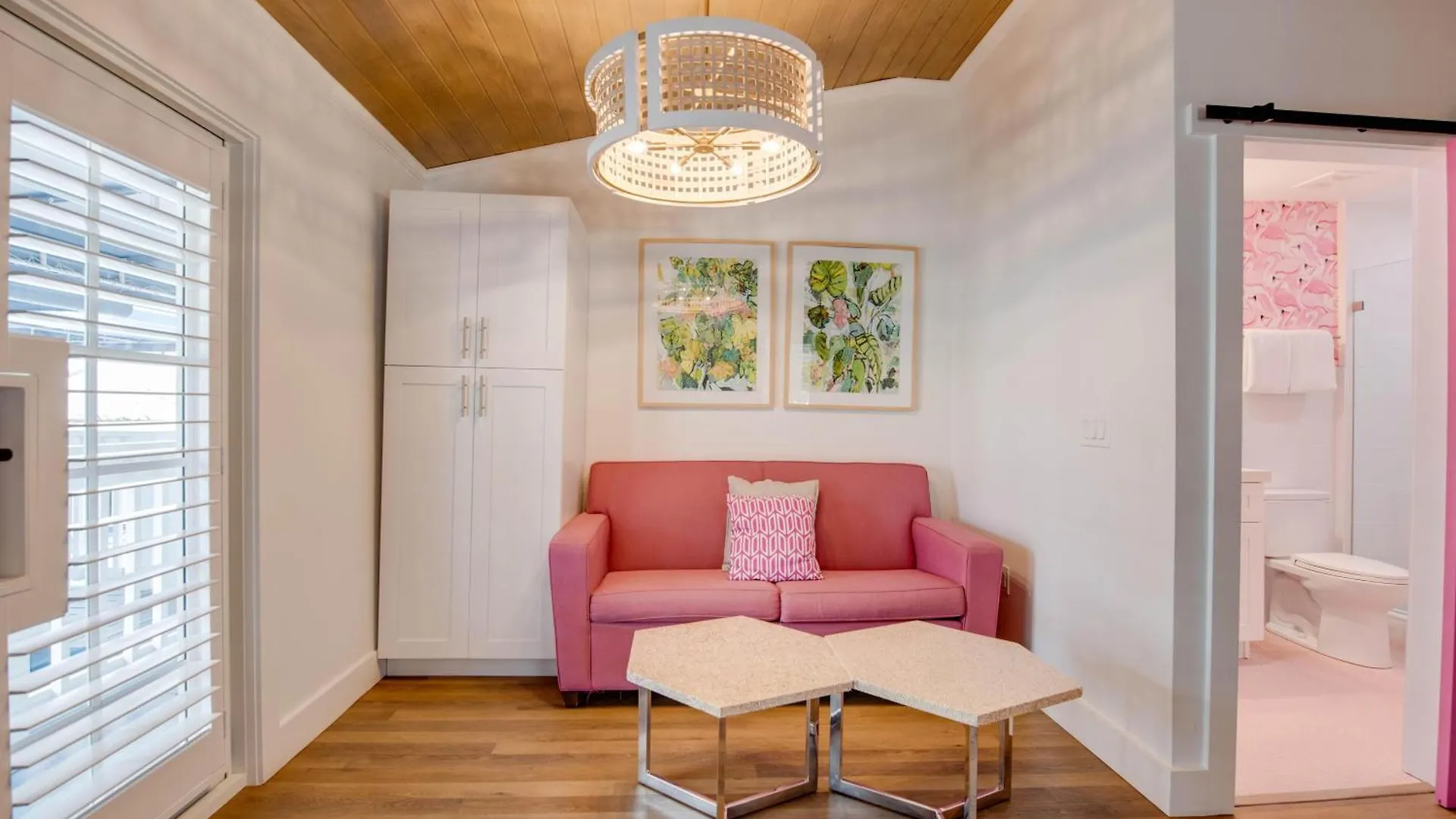Apartment Custom House Inn All *