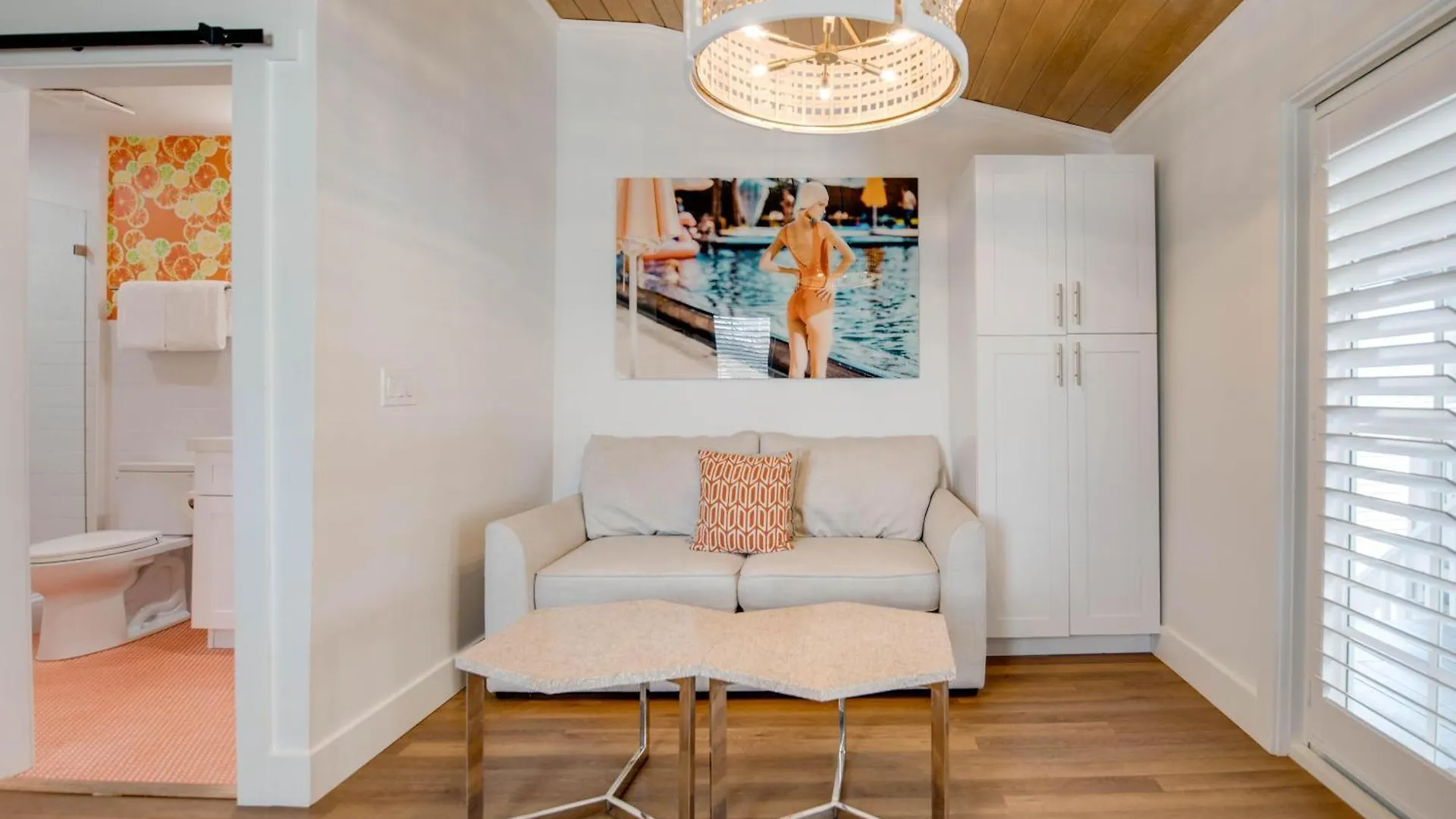 Custom House Inn All Apartment *