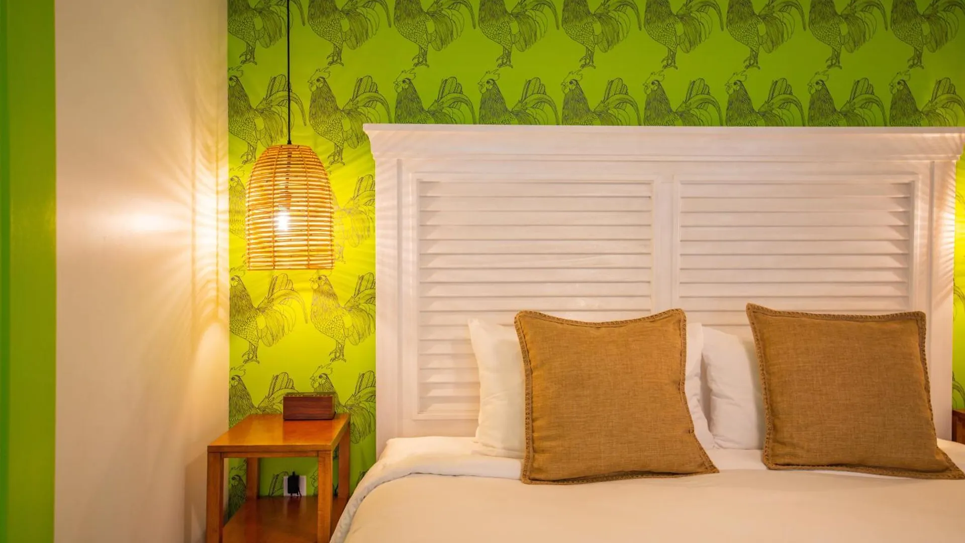 Custom House Inn All *