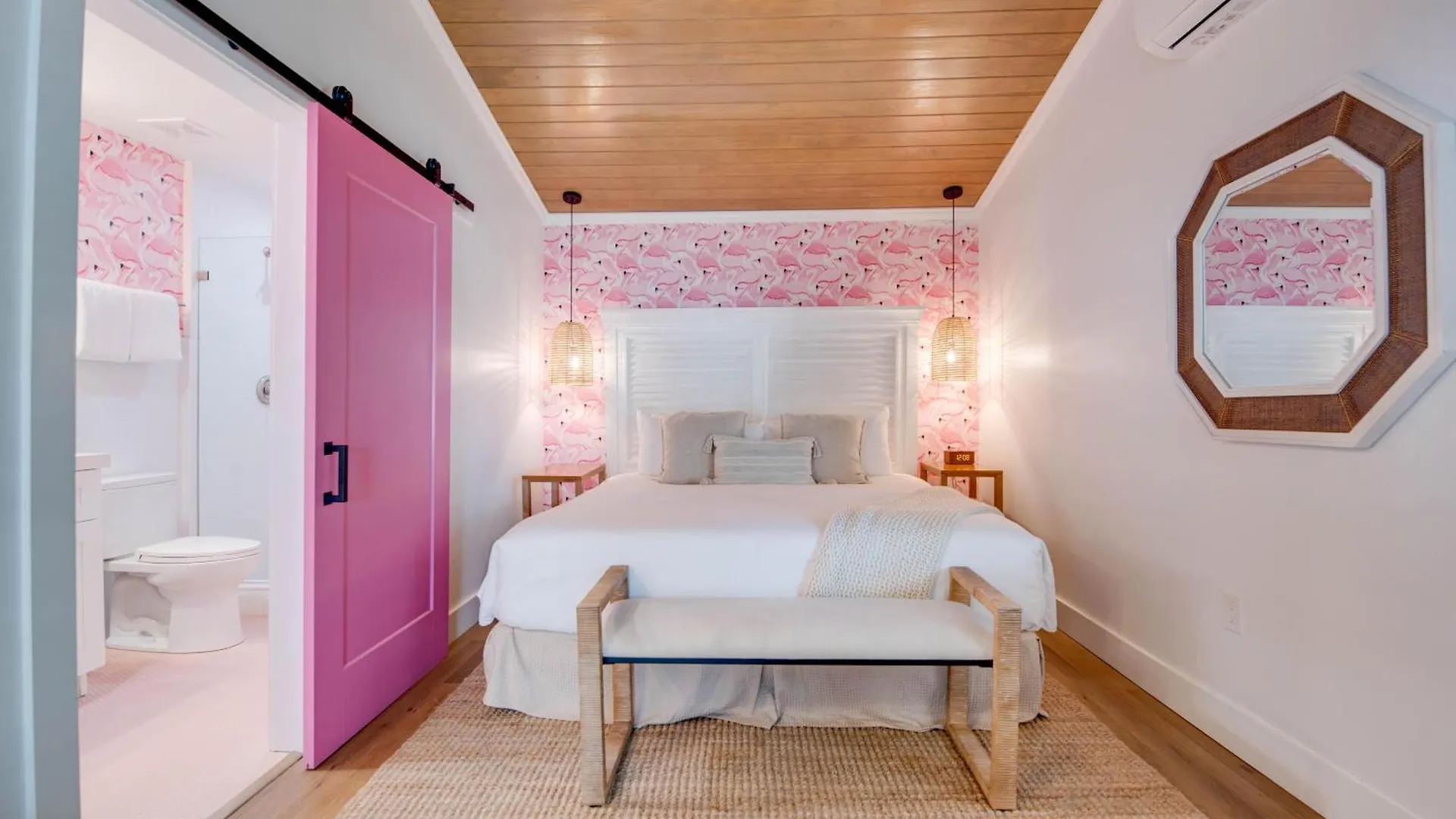 Apartment Custom House Inn All