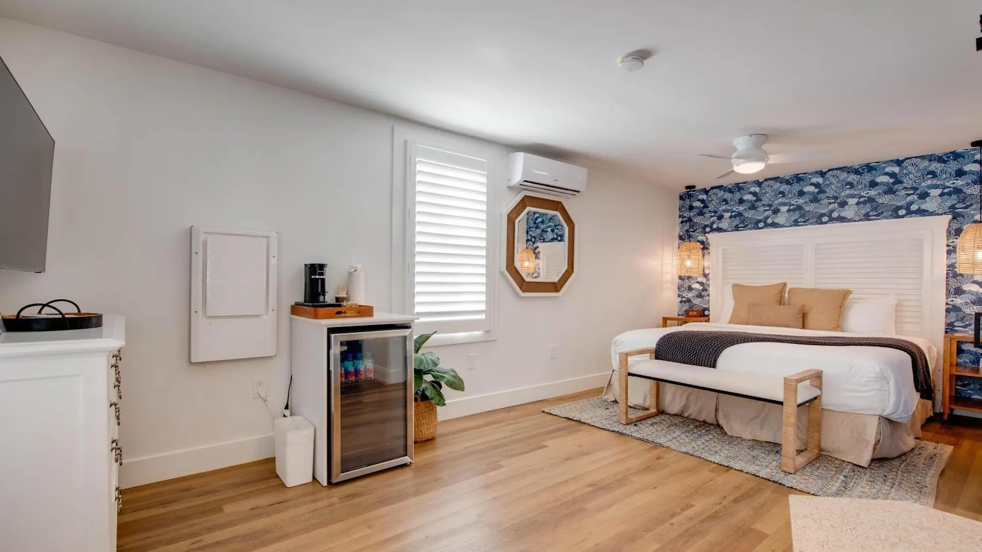 Custom House Inn All Apartment *