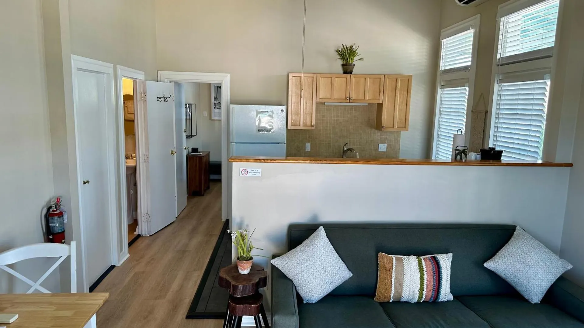 Douglas House Penzion 3*