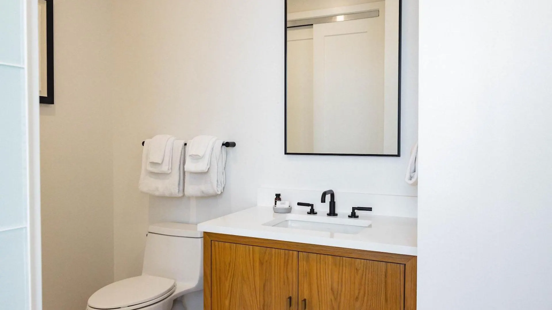 Waterfront Luxury - Tidelands House Semesterbostad *