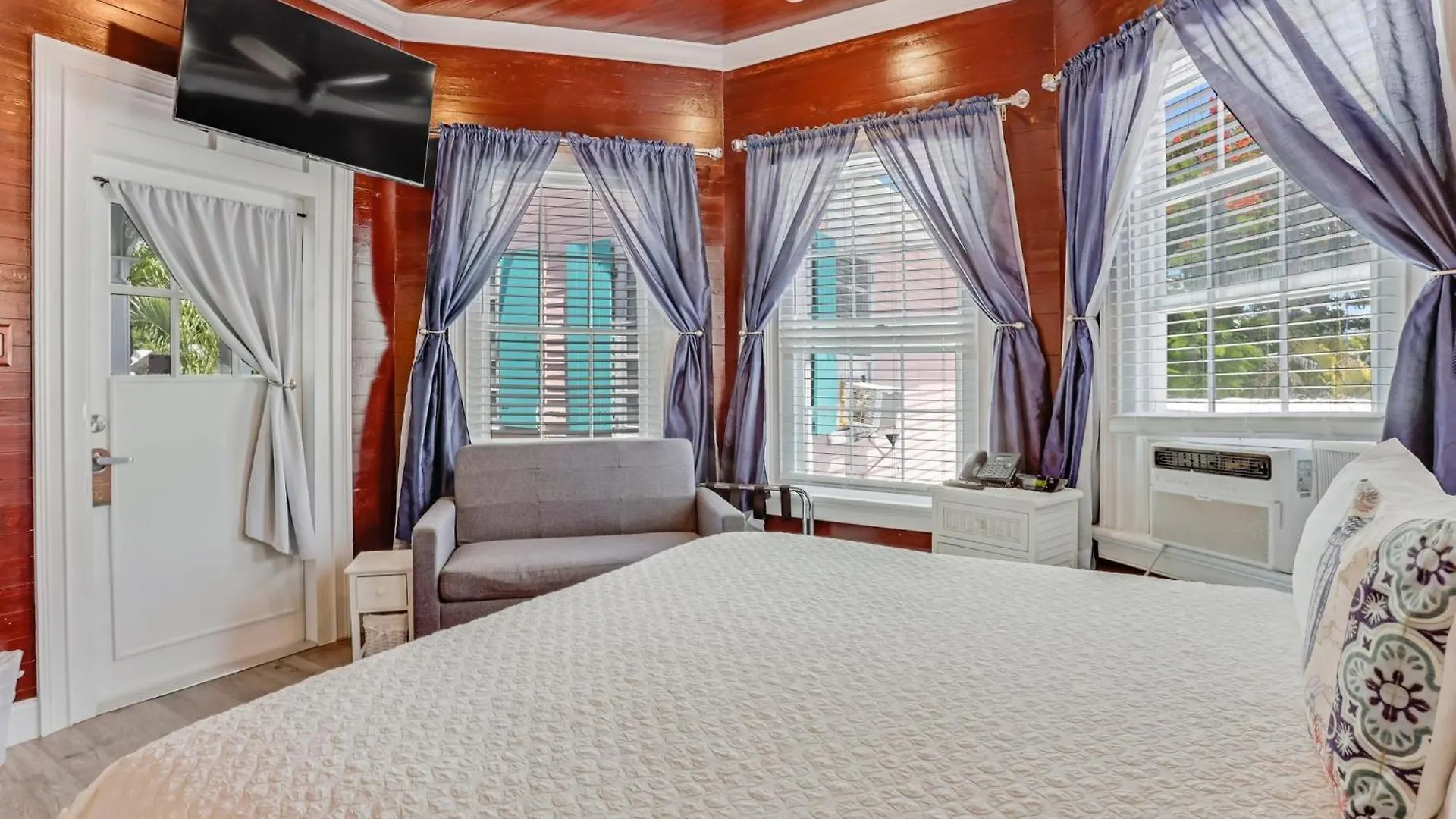 The Palms Hotel 3*