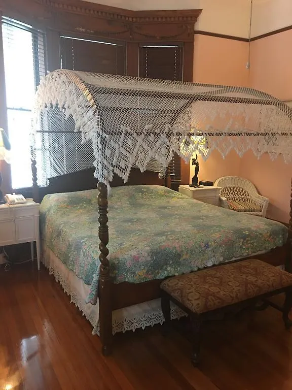 Amsterdam's Curry Mansion Bed & Breakfast Key West