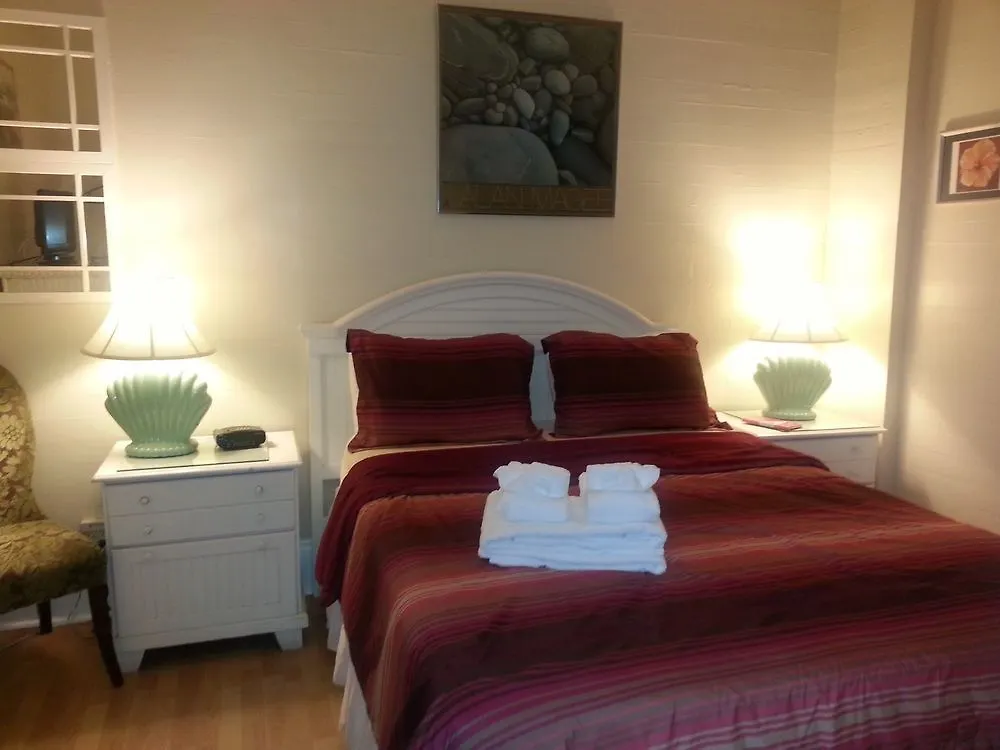 Duval House Bed & Breakfast 3*