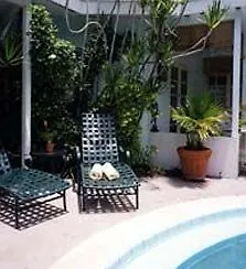 Alexander Palms Court