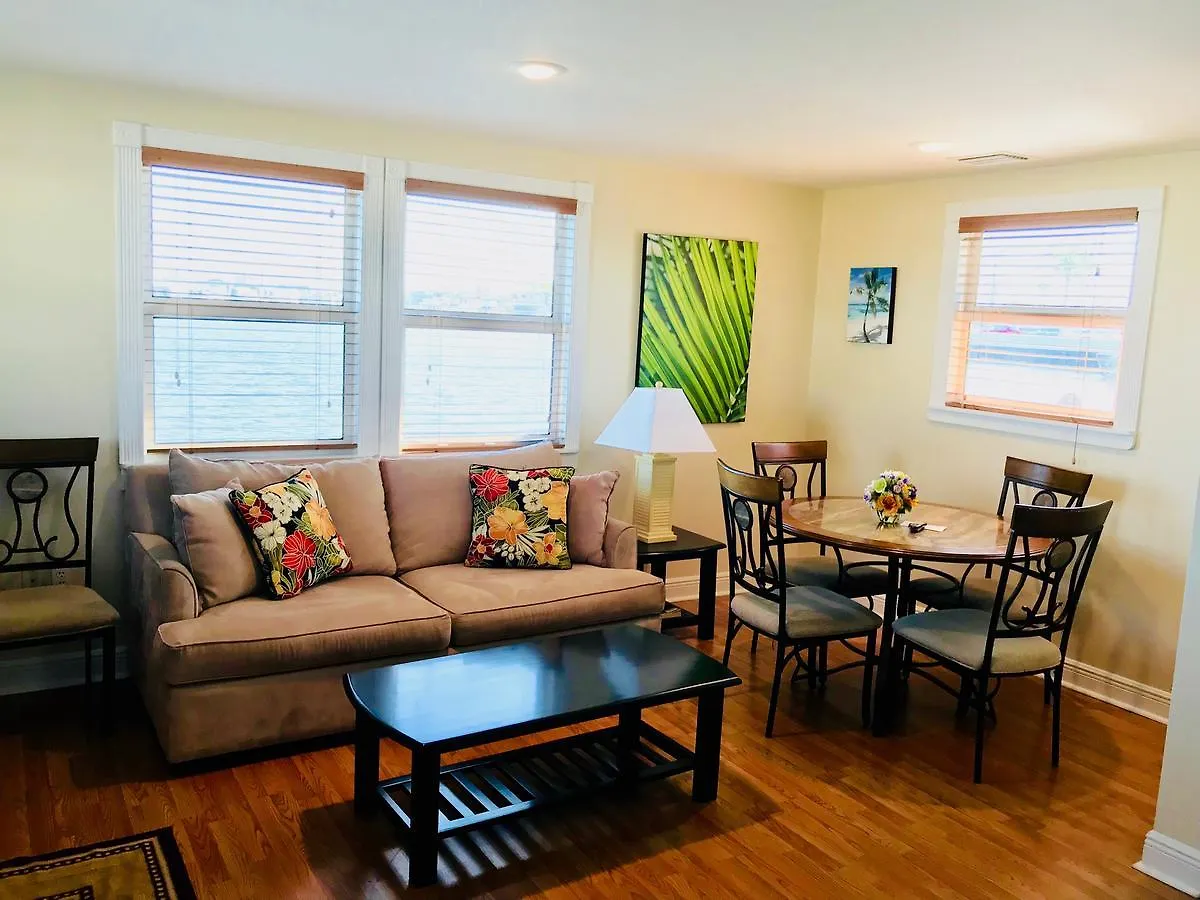 Harborside & Marina Motel 2*