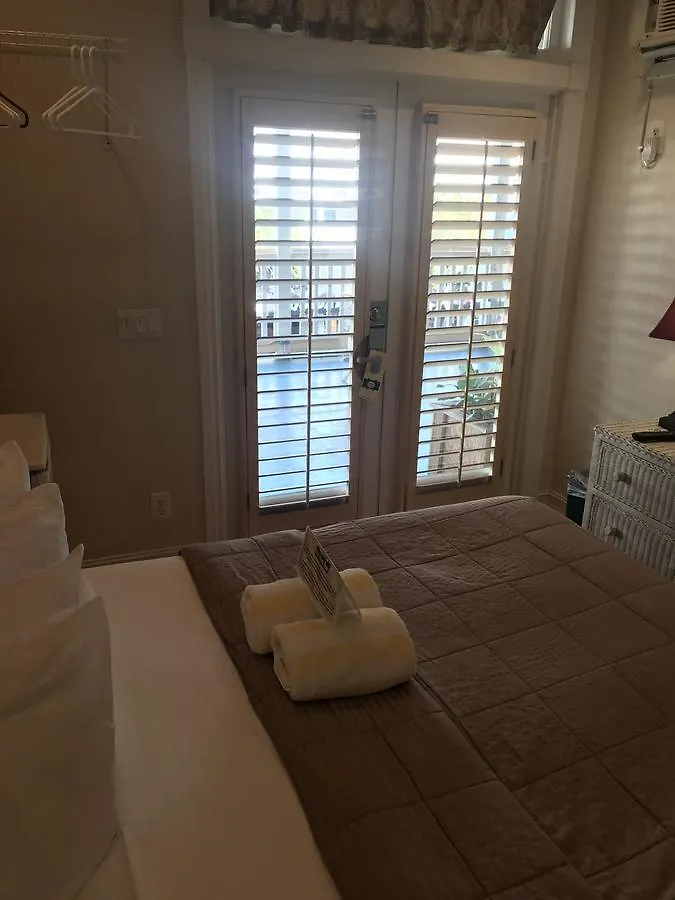 New Orleans House - Gay Male Adult בית הארחה קי וסט