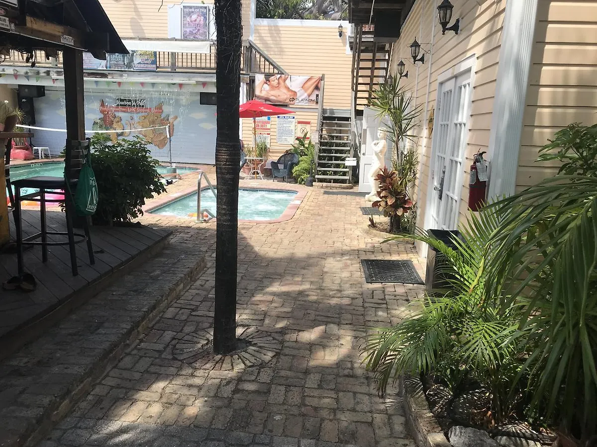 בית הארחה New Orleans House - Gay Male Adult קי וסט
