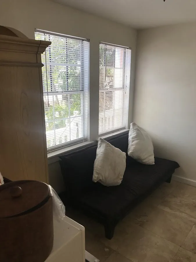 New Orleans House - Gay Male Adult 2* קי וסט