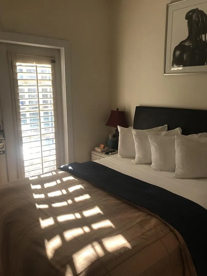 New Orleans House - Gay Male Adult בית הארחה קי וסט