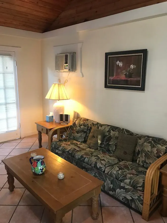בית הארחה New Orleans House - Gay Male Adult קי וסט