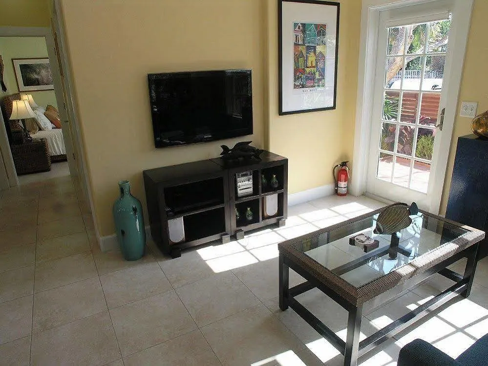 Locanda Travelers Palm Key West